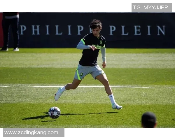 周静畅谈羽毛球生涯与欧冠足球的精彩交汇与人生启示